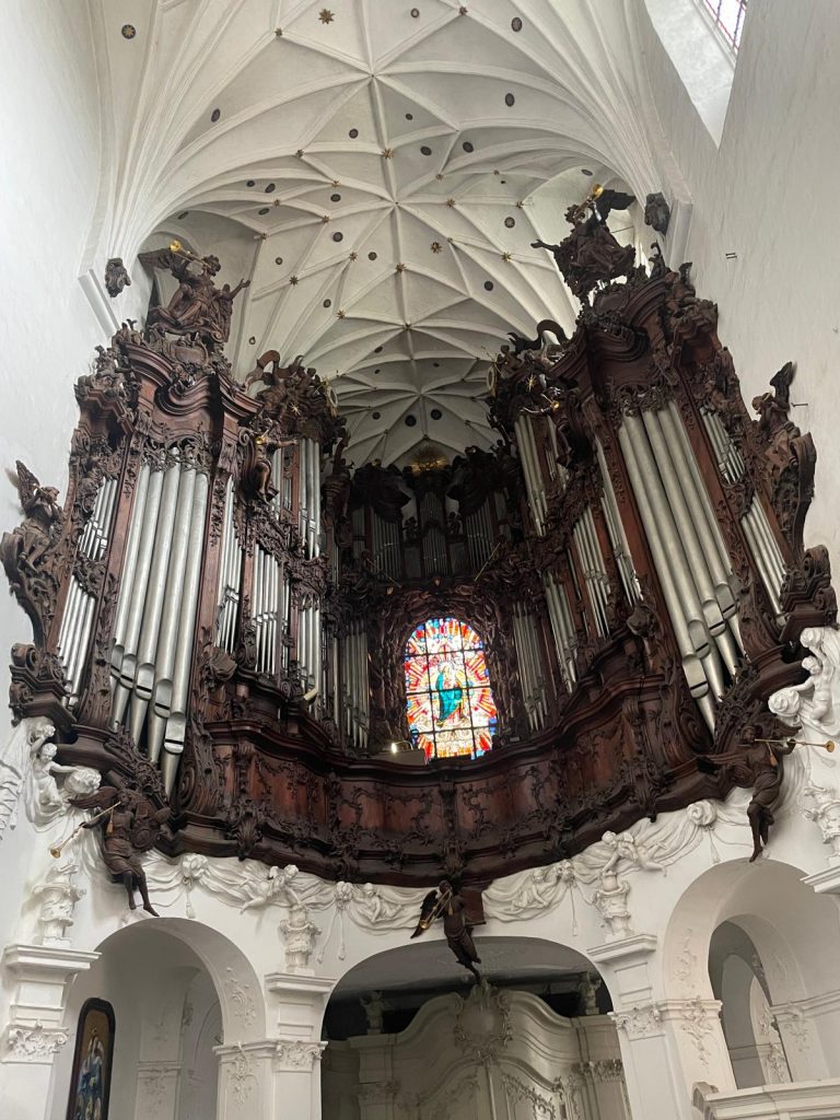 (c) Lloyd 2025: Oliwska Kathedrale von innen