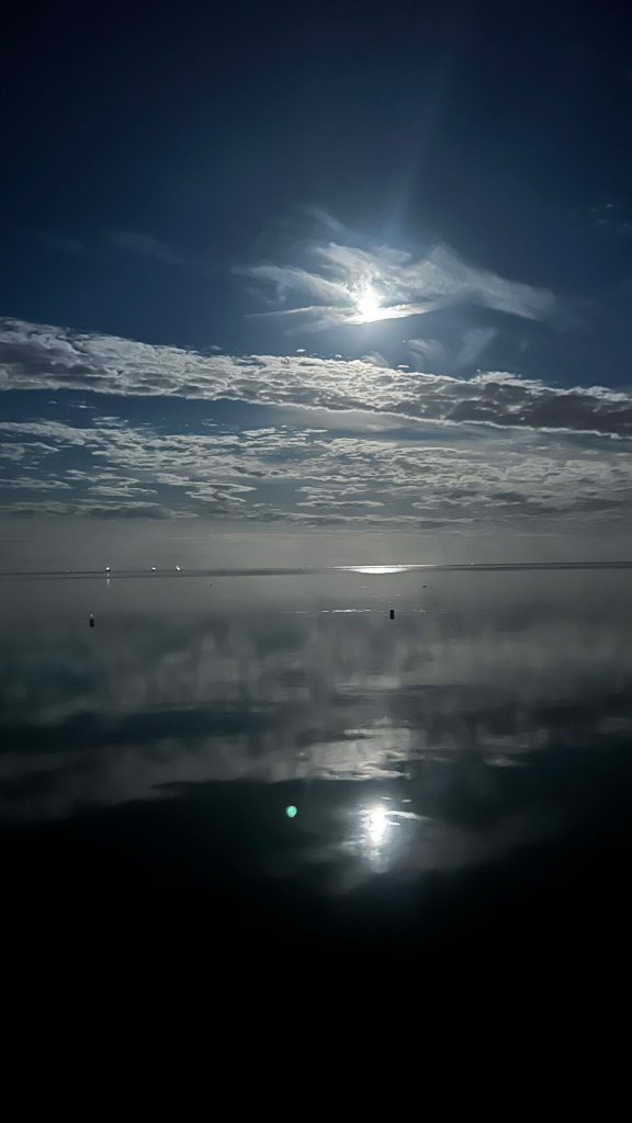(c) Lloyd 2025: Horizont am Tag