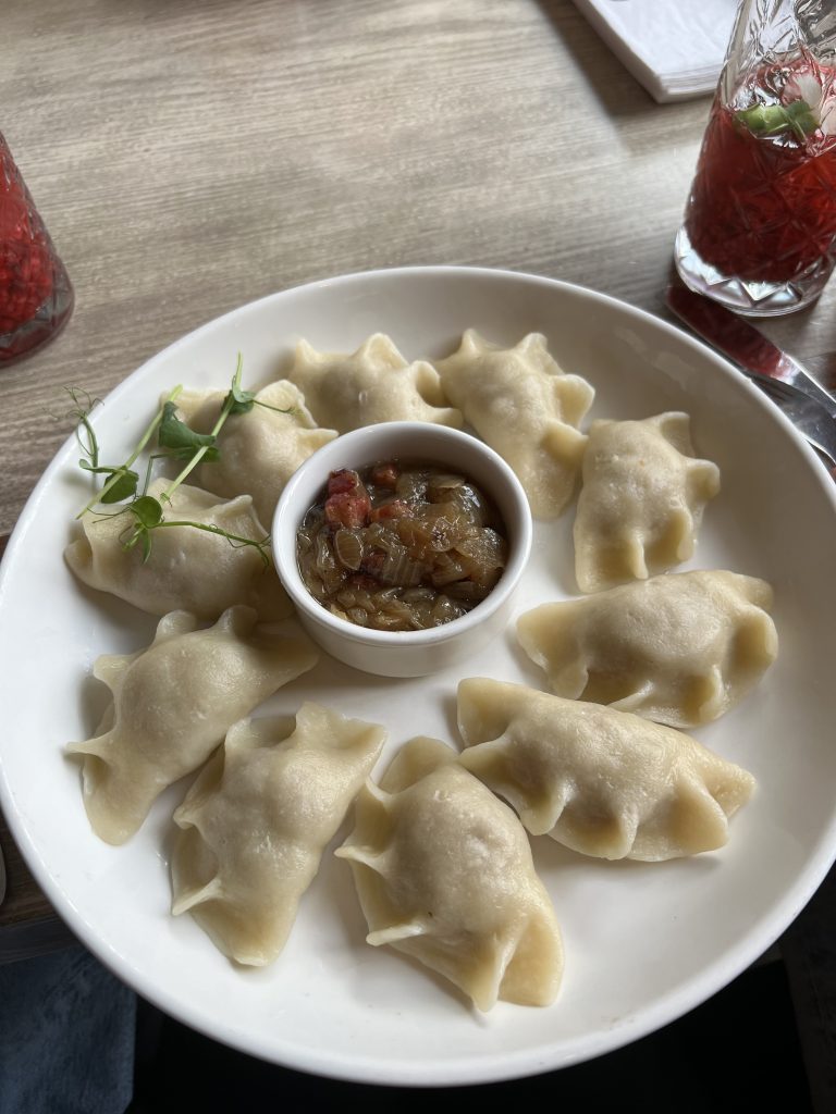 (c) Lloyd 2025: Pirogi