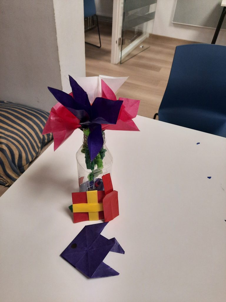 (c) Lloyd 2025: Origami