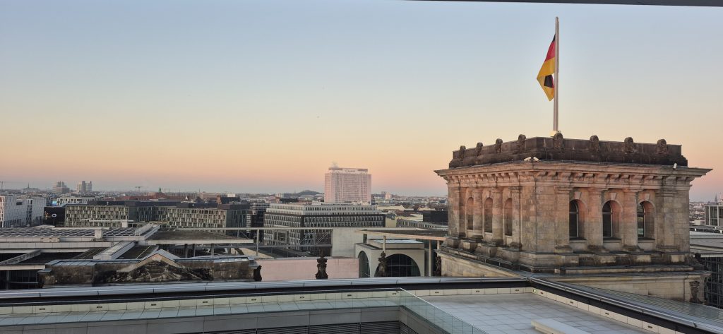 (c) Lloyd 2025: Blick aus der Kuppel des ReichtagsgebÀudes