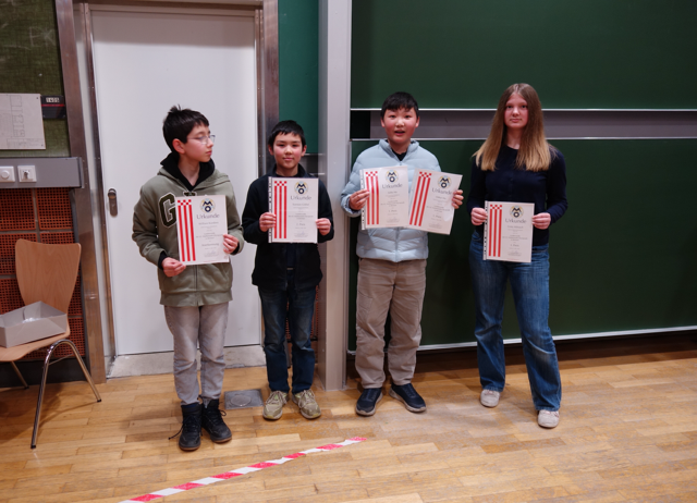 (c) Lloyd 2026: Teilnehmer*innen des Lloyd Gymnasiums an der Landesrunde der Mathematik-Olympiade